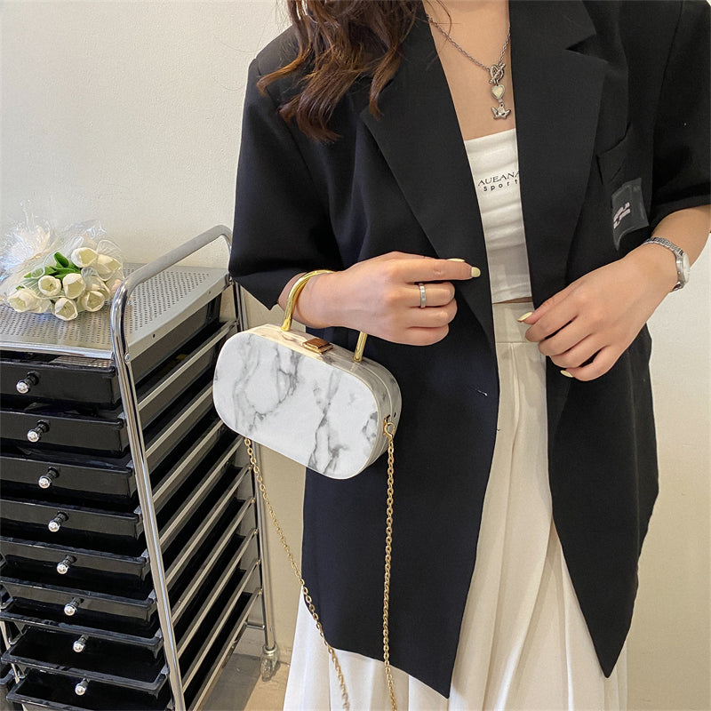 Sac Pochette Effet Marbre — Anse Dorée Métallique & Chaîne Luxe