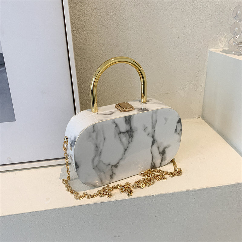 Sac Pochette Effet Marbre — Anse Dorée Métallique & Chaîne Luxe