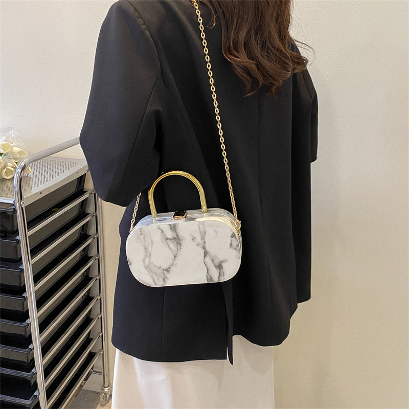 Sac Pochette Effet Marbre — Anse Dorée Métallique & Chaîne Luxe